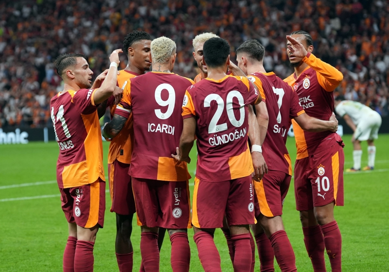 <p><b>SON 18 MAÇIN SADECE 1'İNİ KAZANDI</b></p><p>Şampiyonlar Ligi'nde çıktığı son 18 maçın sadece birini kazanabilen Galatasaray (5B 12M), 2012/13'ten bu yana bir sezonun ilk iki haftasını puansız geçmiyor.</p>