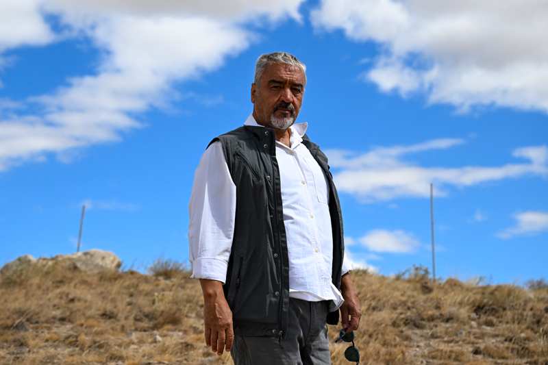 <p>Biz de merak iindeyiz. Garibin Tepe bize ok byk srprizler veriyor. Duvar resimleri bata olmak zere antsal heykeller, enteresan dokusu ve lokasyonuyla ilgin bir yer.'</p>