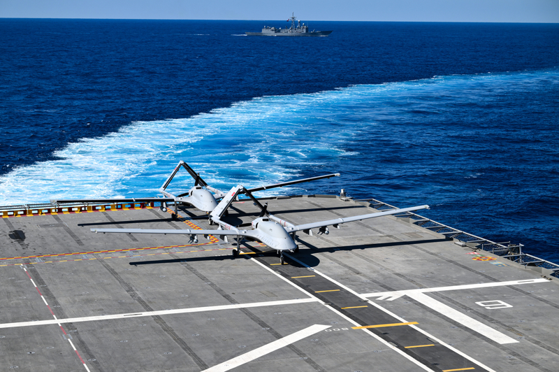 <p>Sonrasında AH-1W tipi helikopterler ile belirlenen hedeflere cirit ve 20 milimetre top atışı yapıldı.</p>