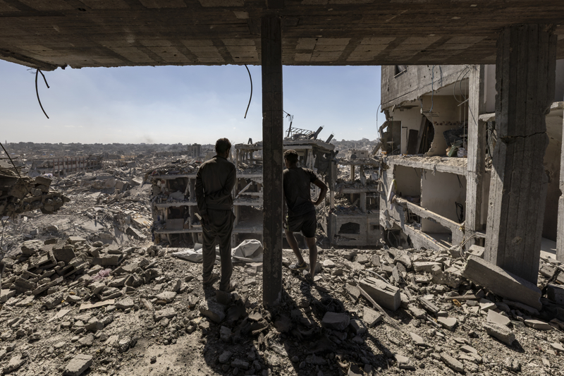 <p>İsrail ordusunun anlaşmada belirtildiği üzere "sarı hat"ta çekilmesinin ardından Gazze Şeridi'nde ateşkesin aynı gün 12.00 itibarıyla yürürlüğe girdiği açıklanmıştı.</p>