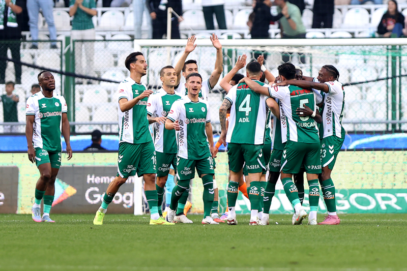 <p><b>KONYASPOR'UN ÇARŞAMBA İSTATİSTİĞİ</b></p><p>Çarşamba günleri oynadığı son altı Süper Lig maçında sırasıyla birer beraberlik ve mağlubiyet alan Konyaspor (3B 3M), lig tarihinde üst üste iki çarşamba fikstüründen puansız ayrılmadı.</p>