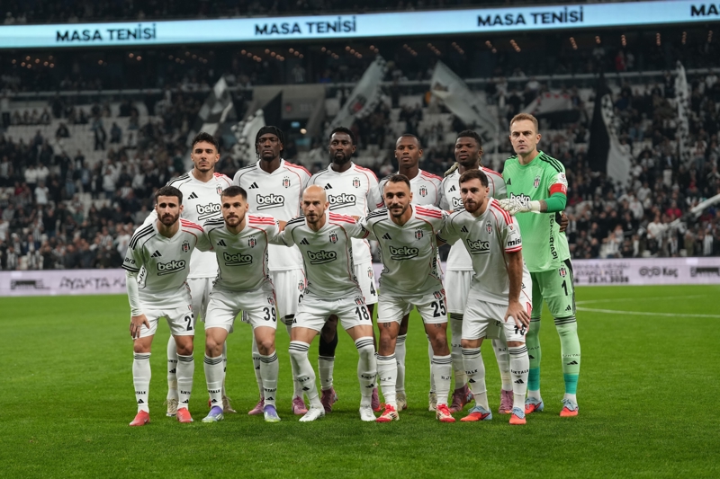 <p><b>8 MAÇIN 3'ÜNÜ KAYBETİ</b></p><p>Bu sezon oynadığı sekiz Süper Lig maçının üçünü kaybeden Beşiktaş (4G 1B), 2010/11'den (4G 1B 4M) bu yana hiçbir sezonun ilk dokuz karşılaşmasında 4+ mağlubiyet almadı.</p>