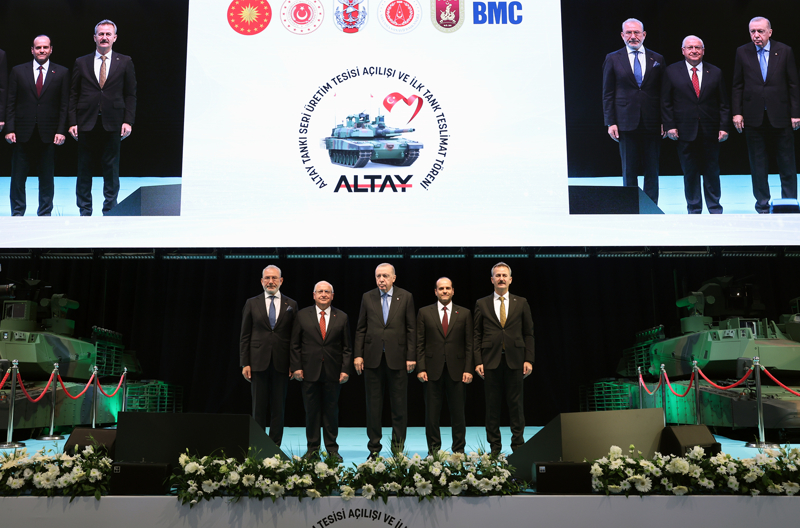 <p>ALTAY Tankı Projesi kapsamında, yüklenici firma BMC'ye şu ana kadar muhtelif miktarda "ana silah sistemi" ve "yardımcı silah sistemi" teslimatı MKE tarafından gerçekleştirildi.</p>