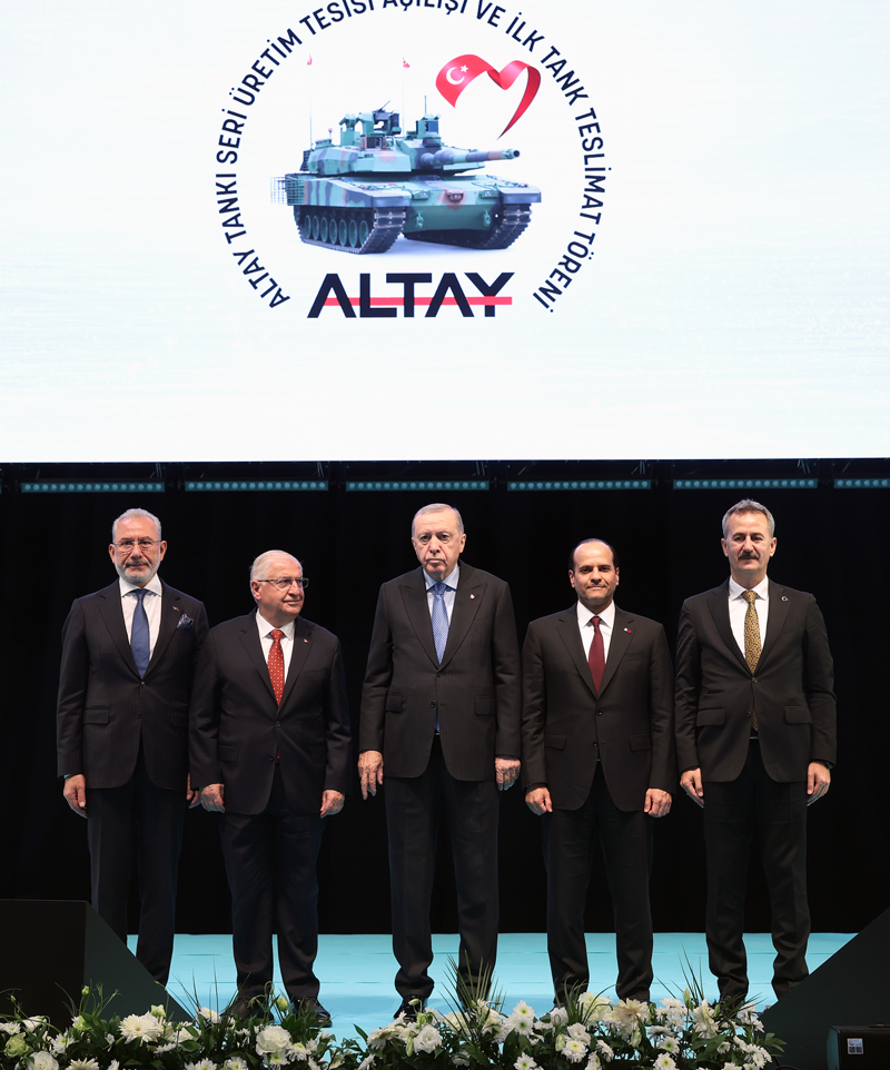 <p>Tanklara entegre edilecek yüksek teknolojiye sahip silah sistemlerinin sadece üretimi ve teslimatı değil, aynı zamanda teknik destek süreçleri de MKE tarafından yürütülüyor.</p>