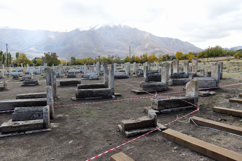 <p>almalarn bu yl Cumhurbakanl kararyla kaz statsne dahil edildiini dile getiren al, yle devam etti:</p>