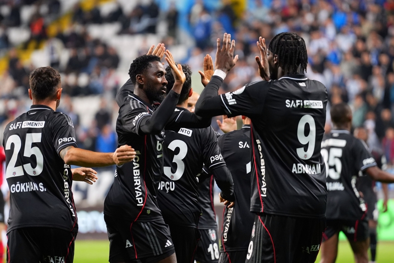 <p><b>BEKTA NE GEP PUAN KAYBEDYOR</b></p><p>Sper Lig'de bu sezon ne getii malarda Beikta'tan (7) daha fazla puan kaybeden tek takm Genlerbirlii (8). u ana kadar en ksa sre skor dezavantaj yaayan ekip ise Fenerbahe (54 dakika).</p>