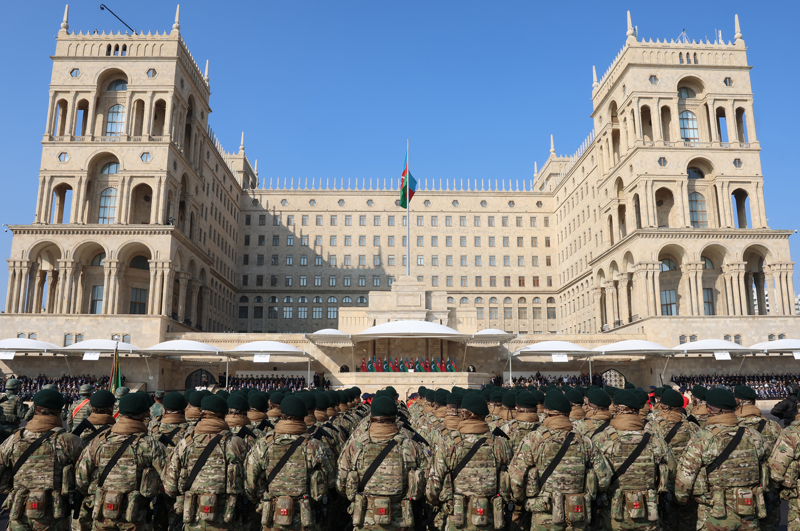 <p>Trk Hava Kuvvetlerine ait F-16'lar, geit treni kapsamnda Bak semalarnda utu.</p>