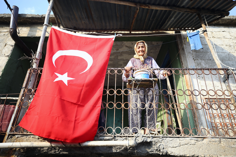 <p>Cumhuriyet'in kuruluşuna ve Türkiye'nin değişim sürecine tanıklık eden Sağ, 15 yaşındayken Atatürk'ün ölüm haberini aldı.</p>