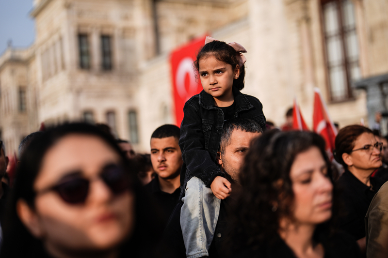 <p>Trkiye Cumhuriyeti'nin kurucusu Byk nder Mustafa Kemal Atatrk, 87 yl nce ebediyete intikal ettii Dolmabahe Saray'ndaki odasnda trenle anld.</p>