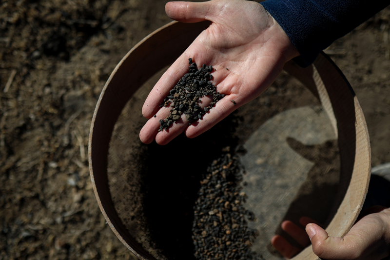 <p>Hyn asl tabakalarnn Karaz (Dou Anadolu'dan Gney Kafkasya'ya uzanan corafyada Erken Tun a'na ait kltr) ya da Erken Transkafkasya denilen kltrn yaam alann oluturduunu belirten Biber, unlar kaydetti:</p>
