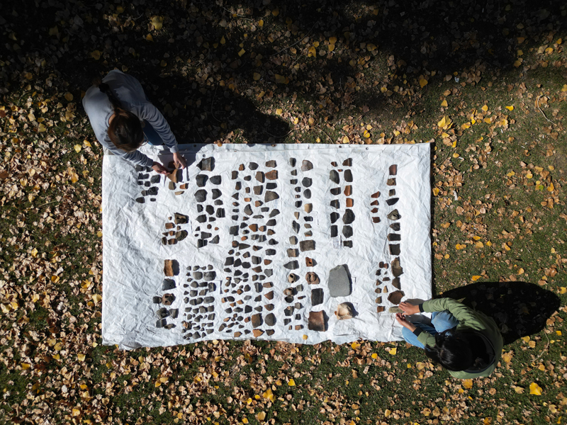 <p>Kazlar srdke yeni bulgularn gn yzne ktn dile getiren Biber, 'remir Hy'nn konisine yakn bir dier amada ise bir depo mekan olduunu dndmz yapnn kalntlarn bulduk. </p>