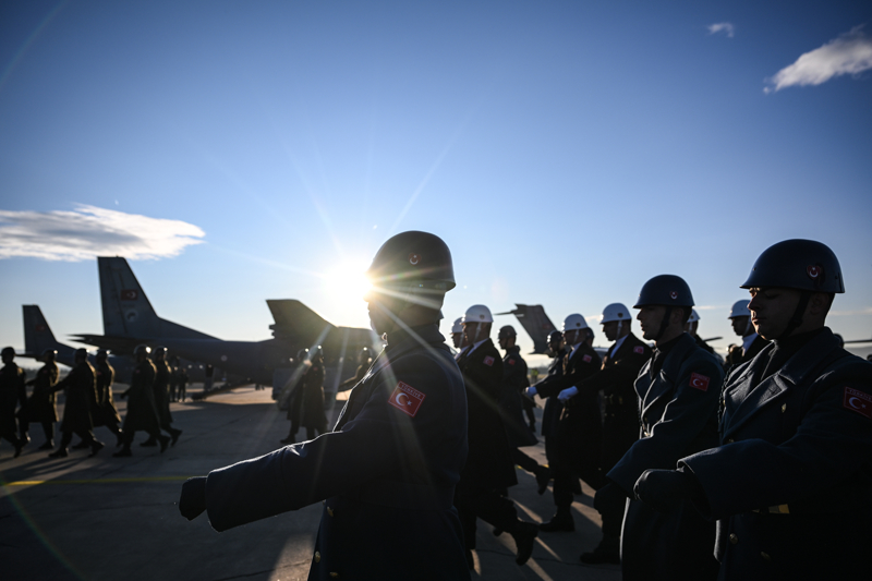 <p>'Hava Pilot Yarbay Gkhan Korkmaz, Hava Pilot Binba Serdar Uslu, Hava Pilot Binba Nihat lgen, Hava Pilot stemen Cneyt Kandemir, Hava Uak Bakm stemen Emre Mercan, Hava Uak Bakm Astsubay Kdemli Baavu Nuri zcan, Hava Uak Bakm Astsubay Kdemli Baavu mit nce, Hava Uak Bakm Astsubay Baavu Hamdi Armaan Kaplan, Hava Uak Bakm Astsubay Baavu Burak zkan, Hava Uak Bakm Astsubay Baavu lker Aykut, Hava Uak Bakm Astsubay Baavu Akn Karaku, Hava Uak Bakm Astsubay Baavu Emrah Kuran, Hava Uak Bakm Astsubay Baavu Ramazan Yaz, Hava Uak Bakm Astsubay stavu Emre Altok, Hava Uak Bakm Astsubay stavu Berkay Karaca, Hava Uak Bakm Astsubay stavu Burak bbii, Hava Uak Bakm Astsubay stavu lhan Ongan, Hava kmal Astsubay Kdemli avu Ahmet Yasir Kuyucu, Hava Ulatrma Uzman avu Cem Dolapci, Hava Ulatrma Uzman avu Emre Sayn'</p>