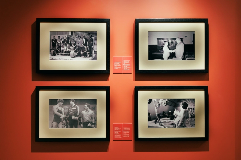 <p>Türk İşbirliği ve Koordinasyon Ajansı Başkanlığının (TİKA) 2021 yılında başlattığı proje ile 'Cep Herkülü'nün aile fertleri ve yakın çevreyle görüşülerek müze için kullanılabilecek kişisel eşyalar, ödüller, plaketler ve hatıralar titizlikle derlendi.</p>