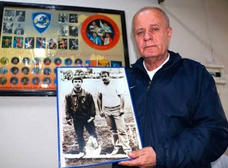 <p>Mestanlı merkezinde toplam 104 metrekare kapalı alana ve 390 metrekare avluya sahip olan iki katlı taş bir yapı özgün haline getirildi ve bir anı evine dönüştürüldü.</p>