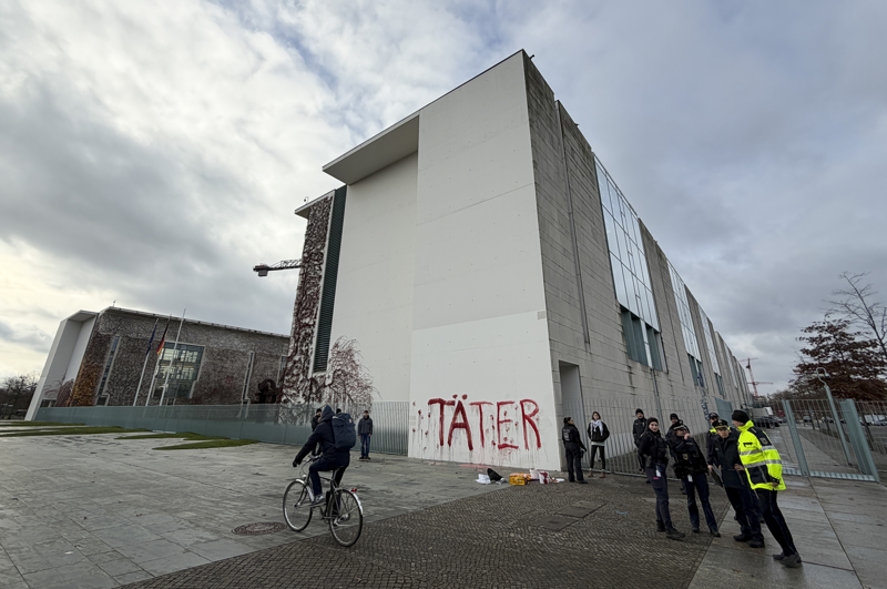 <p>Alman hükümetinin kararına gerekçe olarak ateşkese iyi bir şekilde uyulduğunu gösterdiğini aktaran Elsa, ancak bir aydan daha az bir sürede ateşkesin 282 kez ihlal edildiğini bildiklerini ifade etti.</p>