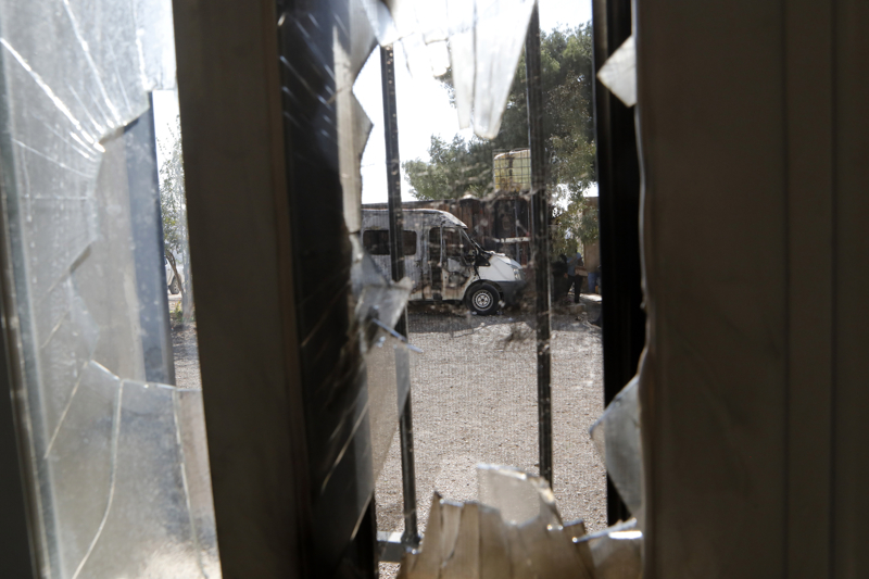 <p>İsrail'in Gazze Şeridi'ne saldırı başlattığı 7 Ekim 2023'ten bu yana işgal altındaki Batı Şeria ve Doğu Kudüs'te de Filistinlilere yönelik gözaltı, baskın ve saldırılarda artış yaşanıyor.</p>