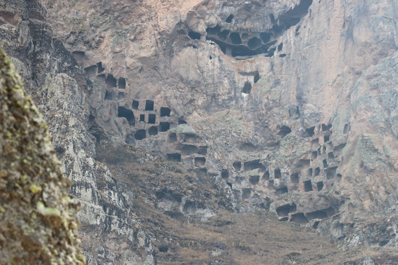 <p><b> 'EN AZ 2 BN YILLIK TARHLENDRMEDEN BAHSETMEK MANTIKLI'</b></p><p><b><br></b></p><p>Yapnn hangi dnemde ina edildiine dair farkl bilgiler olduunu belirten zsoy, unlar kaydetti:</p>