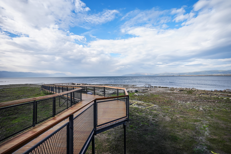 <p>'Tarih yeniden yazlyor burada. ehir tekrar dnya gndeminde. Bu da znik halk iin ok nemli. Konsilin toplanmasnn zerinden 1700 yl geti. 1700 yl sonra tekrar burada Hristiyan dnyasnn bulumas, bence ilk konsilin toplants kadar nemsenecek bir olay. Uluslararas turizm anlamnda, inan turizmi baznda buna baktmz iin biz bu karardan ve bu uygulamadan gayet memnunuz.'</p>