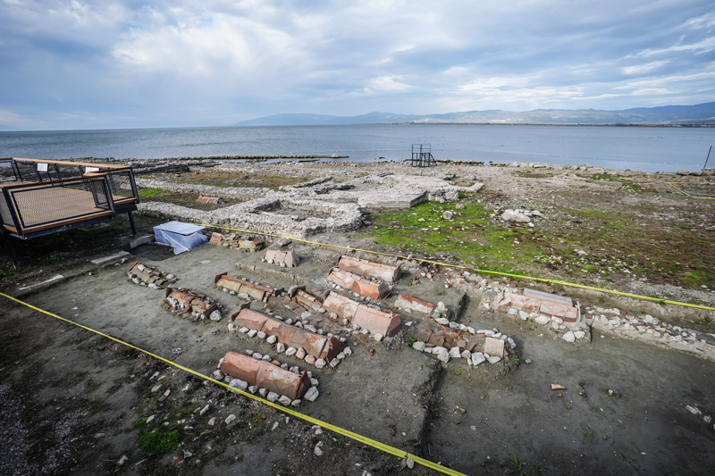 <p>nsanlarmz, gerekten ev sahibi olgunluunda misafirlerini bekliyor. nemli olan bu noktadan sonra bu iin devam etmesi. Onunla ilgili almalarmz devam ediyor. Konaklama anlamnda daha kaliteli otellerin burada olmasyla ilgili grmelerimiz devam ediyor. Helikopterin inecei, geecei gzergahlar, kendi dualarn edecekleri mekanlar her eyiyle hazr durumda.'</p>