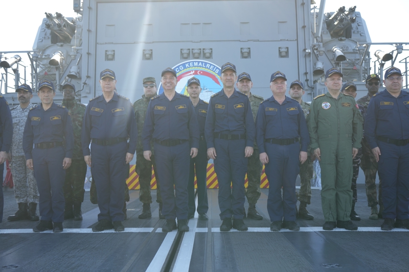 <p>Oramiral Ercment Tatlolu, 22 Kasm-3 Aralk'ta gerekletirilen tatbikata 30 gemi, 67 hava arac, su alt taarruz, su alt savunma ve KBRN grev timleri ile 1 amfibi deniz piyade taburunun katldn belirtti.</p>