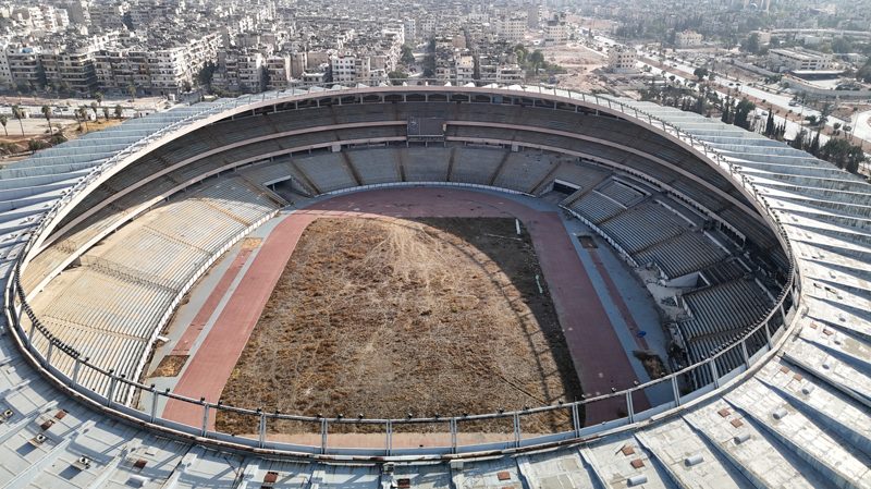 <p>A��r tahribata u�rayan statta spor faaliyetleri dururken, tesis kapsaml� bir restorasyon s�recine ihtiya� duyuyor.</p>