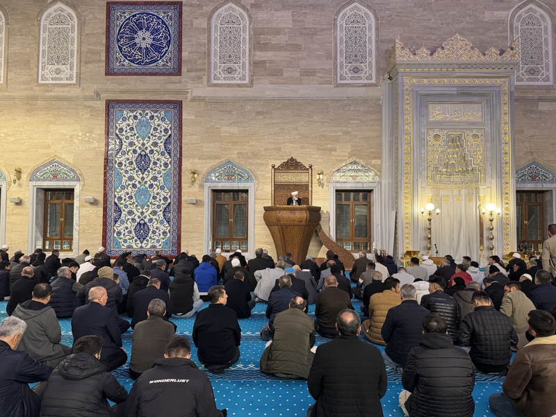 <p>Kahramanmaraş'ta Regaip Kandili dualarla idrak edildi.</p>