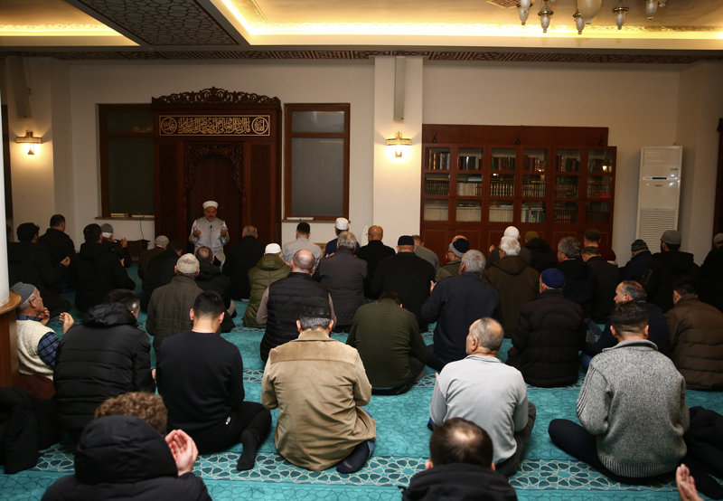 <p>Giresun'da Regaip Kandili, merkezdeki Müftüoğlu Camisi'nde dualarla idrak edildi.</p>