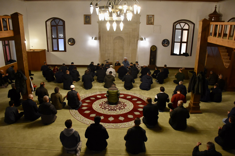 <p>Ordu'nun Altınordu ilçesinde Regaip Kandili, Aziziye Camisi'nde dualarla idrak edildi. </p>