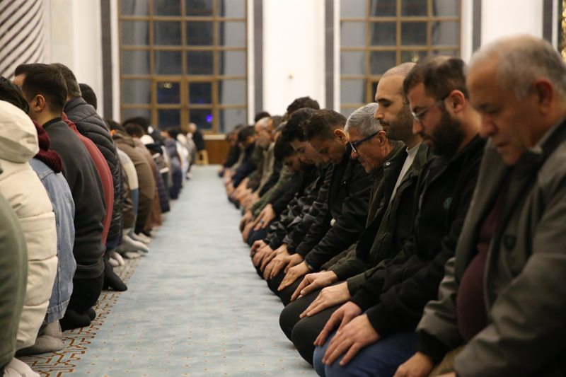 <p>Hatay'da Regaip Kandili idrak edildi</p>