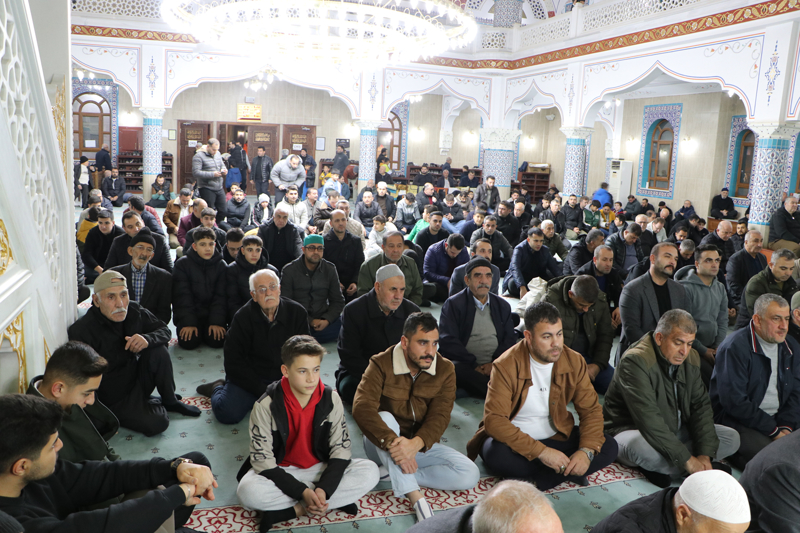 <p>Kilis'te Regaip Kandili idrak edildi</p>