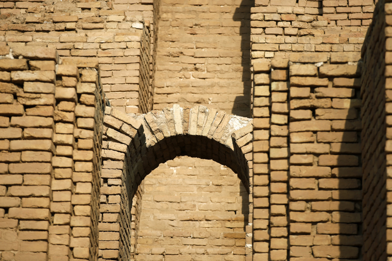 <p>1935 y�l�nda Anglo-Iran Petrol �irketi'nin petrol arama �al��malar� s�ras�nda ke�fedilen �o�a Zanbil, bug�n UNESCO D�nya Miras� Listesi'nde yer al�yor.</p>