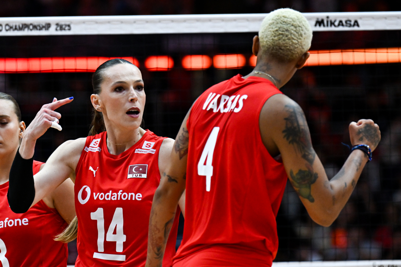 <p>A M�LL� KADIN VOLEYBOL TAKIMI, AVRUPA �AMP�YONASINI �K�NC� TAMAMLADI.</p>