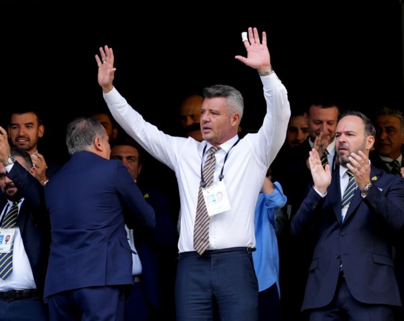 <p>FENERBAH�E'N�N 38. BA�KANI SADETT�N SARAN OLDU.</p>