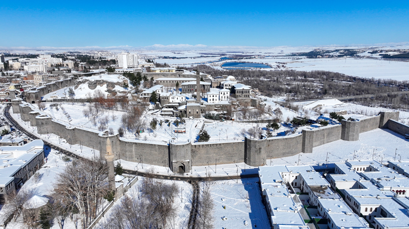 <p>��te Diyarbak�r'dan kartpostall�k manzaralar: </p>