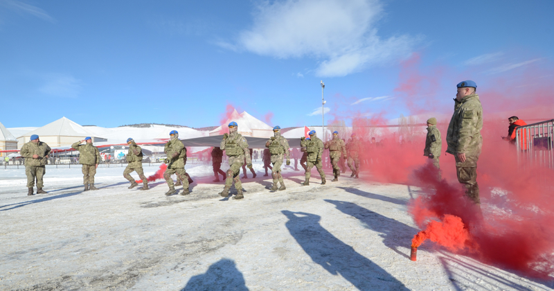 <p>Gen�lik ve Spor Bakan� Osman A�k�n Bak ise 'Bu Toprakta �zin Var' slogan�yla anma etkinlikleri d�zenlediklerini belirtti.</p>