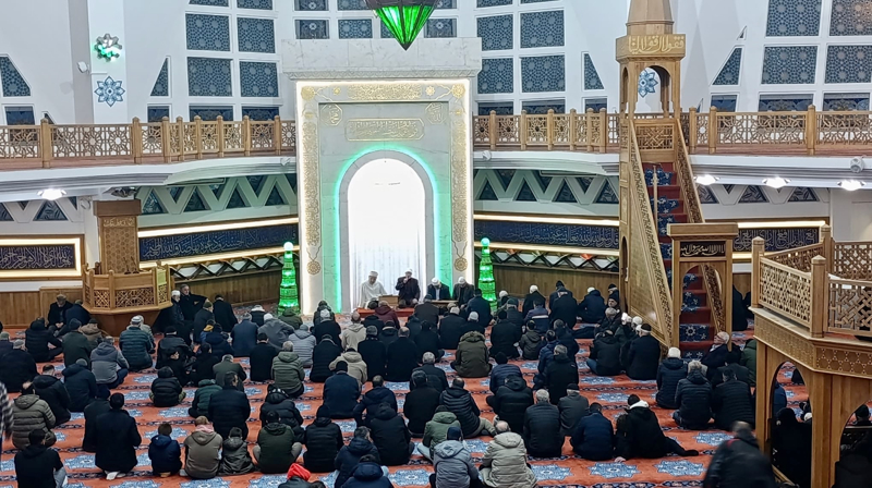 <p>D�zce'de Mira� Kandili idrak edildi</p>