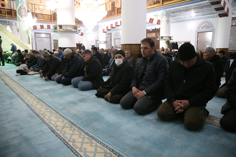 <p>Fatih Sultan Mehmet Camisi'nde ger�ekle�tirilen programda, Kur'an-� Kerim okundu, dua edildi.</p>