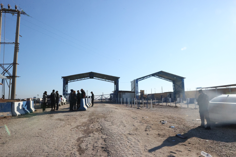 <p><b>-⁠ ⁠HOL KAMPI</b></p><p><b><br></b></p><p>ABD'nin 2003'te Irak'� i�galiyle ba�layan �at��malardan ka�anlar i�in kurulan Hol Kamp�, Suriye'nin do�usundaki Haseke ilinde yer al�yor.</p>