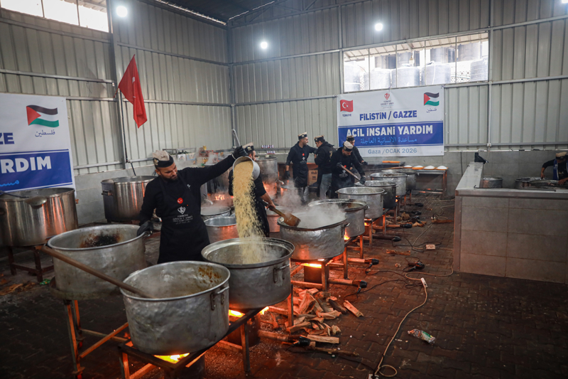 <p>�zellikle g�da temininde ya�anan s�k�nt�lar, yerinden edilmi� sivillerin ya�am ko�ullar�n� daha da zorla�t�r�yor.</p>