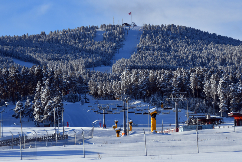 <p>Kars'ta kar ya���� ve so�uk hava etkili oldu. </p>