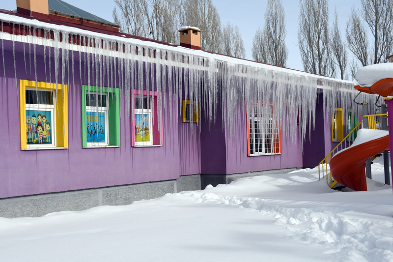 <p>Kars'�n Sar�kam�� il�esinde kar ya���� ve so�uk hava etkili oldu.</p>