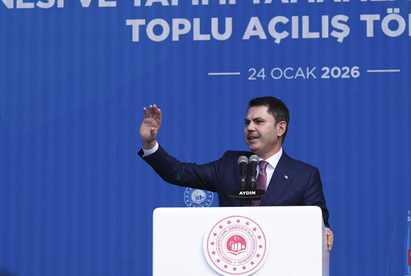 <p>�evre, �ehircilik ve �klim De�i�ikli�i Bakan� Murat Kurum da konu�ma yapt�. </p>