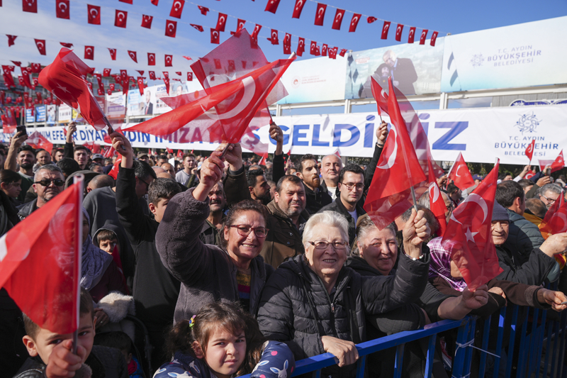 <p>��te programdan �nemli anlar: </p>