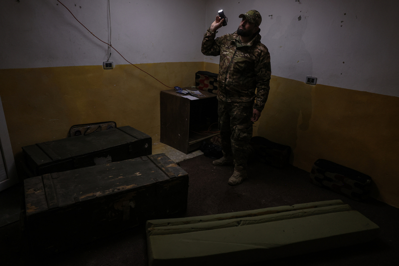 <p>YPG'lilerin daha �ok yer alt�ndaki t�nelleri kulland���n� ifade eden Dehe�, bu t�nellerden Ayn �sa'dan di�er bir�ok b�lgeye y�nelik hareket noktalar� oldu�unu belirtti.</p>