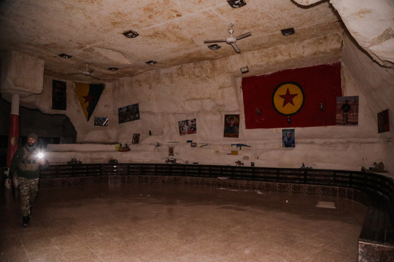 <p>Polat, S�rrin'deki bu yap�n�n ter�r �rg�t�n�n 'komuta merkezlerinden' biri oldu�unu belirtti.</p>