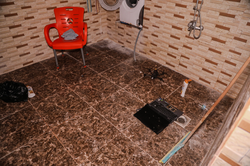 <p>'Ter�r �rg�t�, bunlar� K�rt �ocuklar�na ter�rist y�ntemlere ba�vurmalar� ve hayatlar�n� de�i�tirmeleri i�in kullanm��t�r. K�rt gen�lerinin ak�llar�n� �elmek, Araplar, K�rtler, A�uriler ve T�rkmenlerin aras�na bozgunculuk ve ayr�l�k tohumlar� ekerek Suriye'nin dokusunu bozmak maksad�yla bunlar� haz�rlam��t�r.</p>