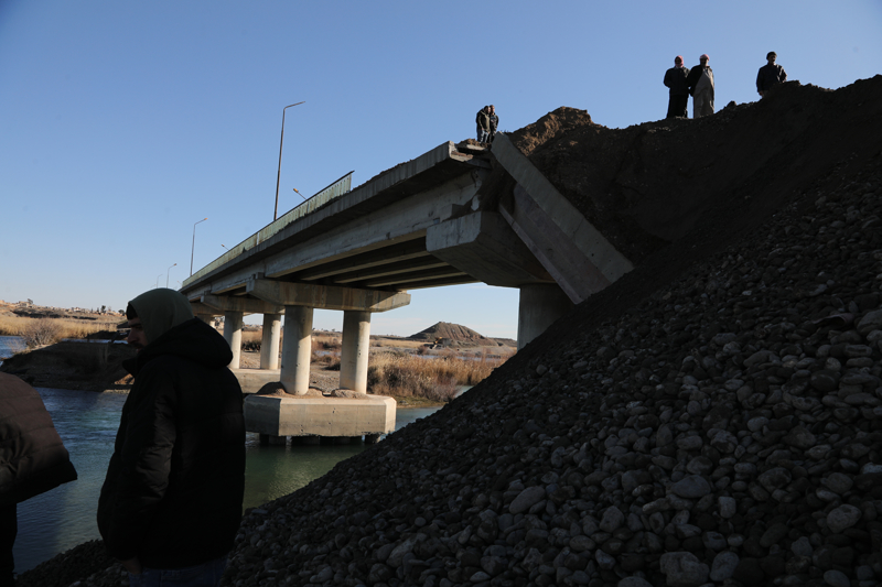 <p>Belde halk�n�n dayan��ma i�inde hareket etti�ini vurgulayan Yusuf, herkesin elindeki imkanlarla �al��malara kat�ld���n� belirterek �unlar� s�yledi:</p>