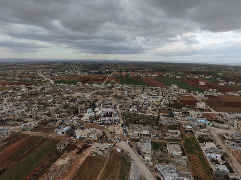 <p>T�rkiye'nin Halep Ba�konsolosu Cengiz, 'Say�n Cumhurba�kan�m�z�n (Recep Tayyip Erdo�an) �nderli�inde, Bakanl���m�z ve di�er t�m kurumlar�m�z�n Suriye'de y�r�tt��� �al��malara Halep Ba�konsoloslu�u olarak her t�rl� katk� ve deste�i s�rd�rmeye devam edece�iz.' ifadelerini kulland�.</p>