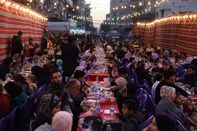 <p>Program, y�k�m ve enkaz�n aras�nda kurulan alanda ger�ekle�tirildi.</p>