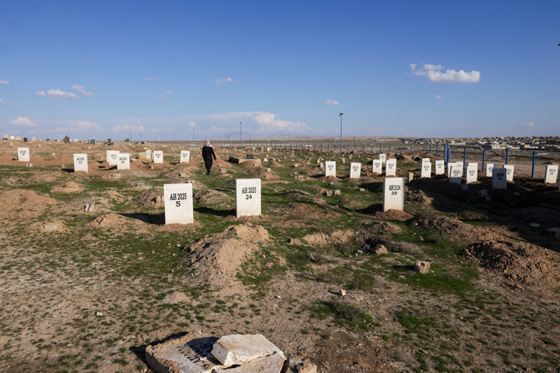 <p>�ncesinde Irak'tan gelen ailelere ev sahipli�i yapan kamp daha sonra ter�r �rg�t� DEA� mensuplar�n�n ailelerinin de tutuldu�u bir yere d�n��t�.</p>